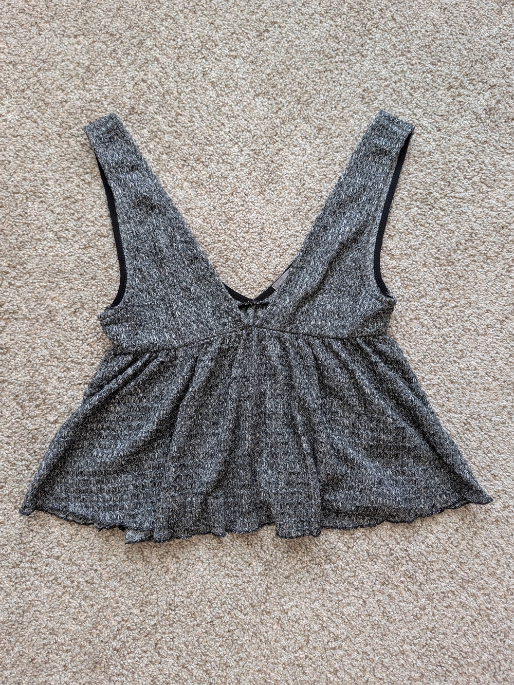 Urban Outfitters Womens Grey Knit V-Neck Swing Crop Tank Size Small